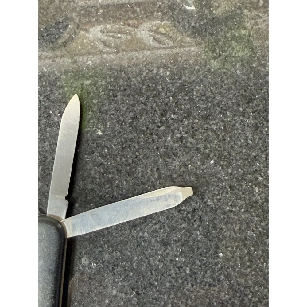 Victorinox Swiss Army 58mm Classic SD Black Pocket Knife